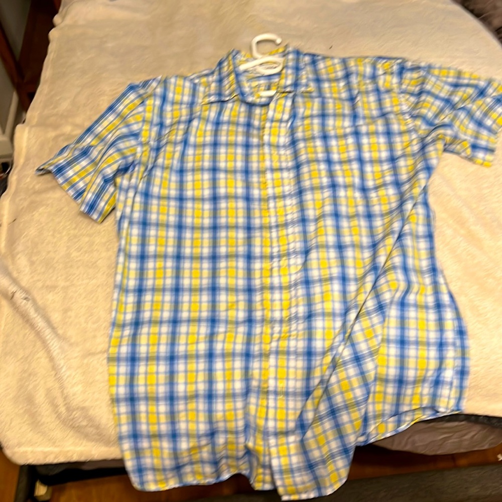 Men's short sleeve button down